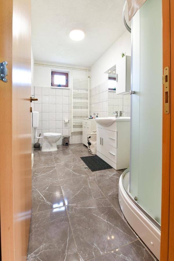Apartman Plum Plitvice Drežnik Grad Kültér fotó