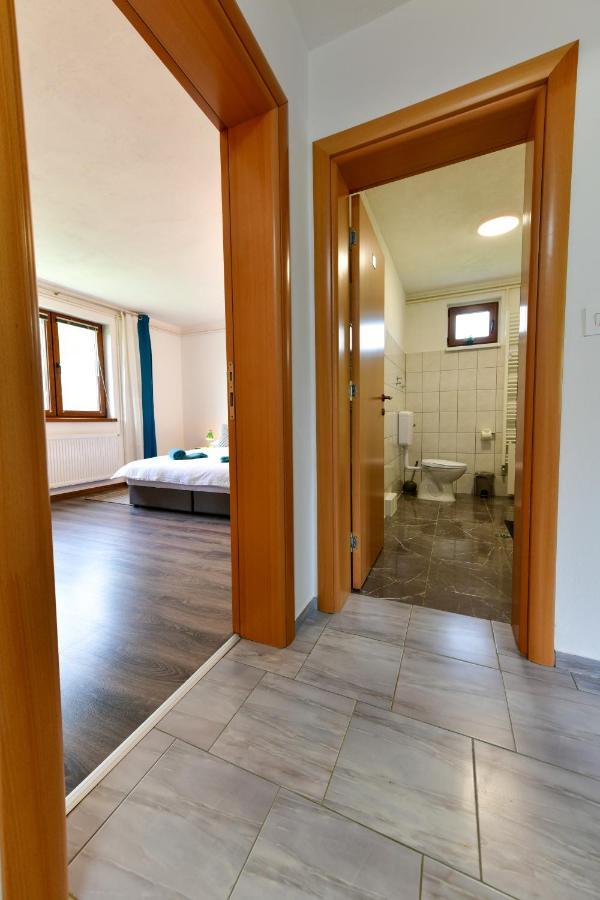 Apartman Plum Plitvice Drežnik Grad Kültér fotó
